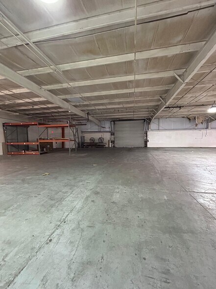 More Photos Of 6205 31st St E, Bradenton Warehouse For Lease