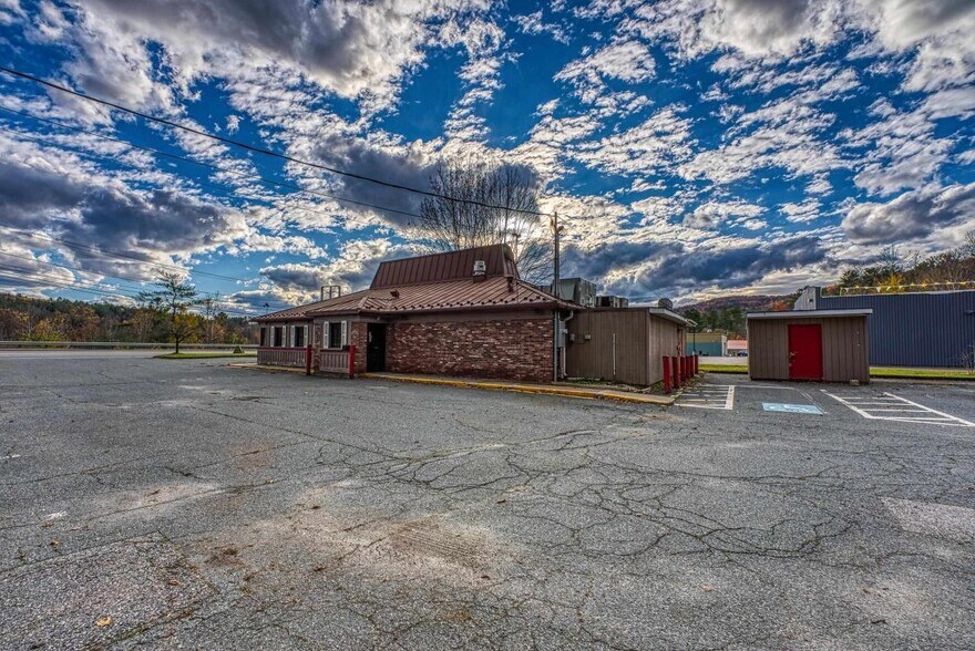 More Photos Of 238 Meadow St, Littleton Freestanding For Sale