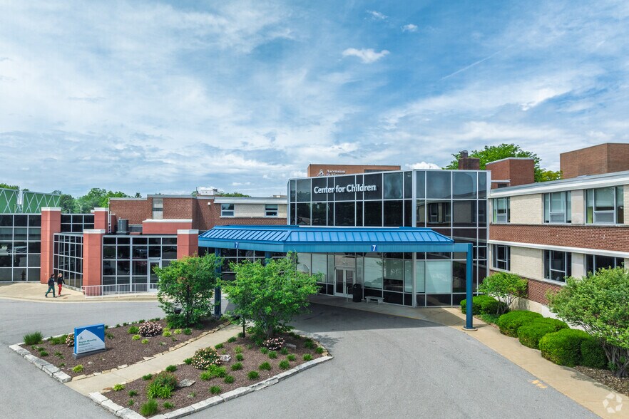 Primary Photo Of 801 Saint Marys Dr, Evansville Medical For Lease