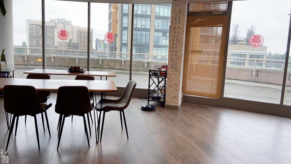 More Photos Of 8111 Anderson Rd, Richmond Office Residential For Lease