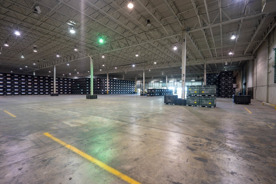 More Photos Of 1924 County Rd 3000 N, Rantoul Warehouse For Lease