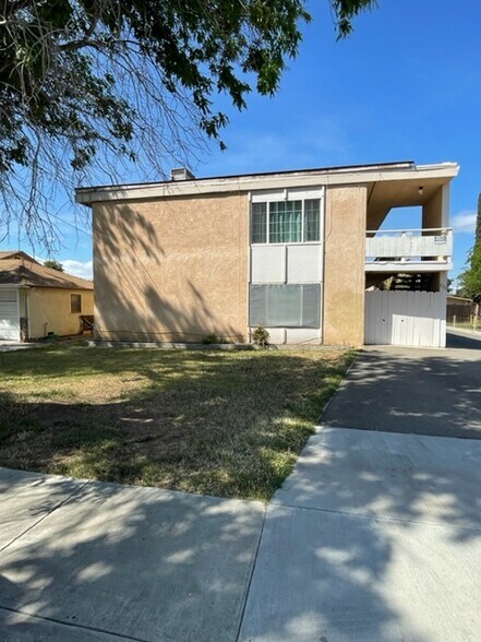 More Photos Of 218 W K St, Los Banos Apartments For Sale