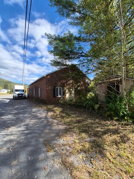 Primary Photo Of 6718 Midland Trail w, Hines Flex For Sale
