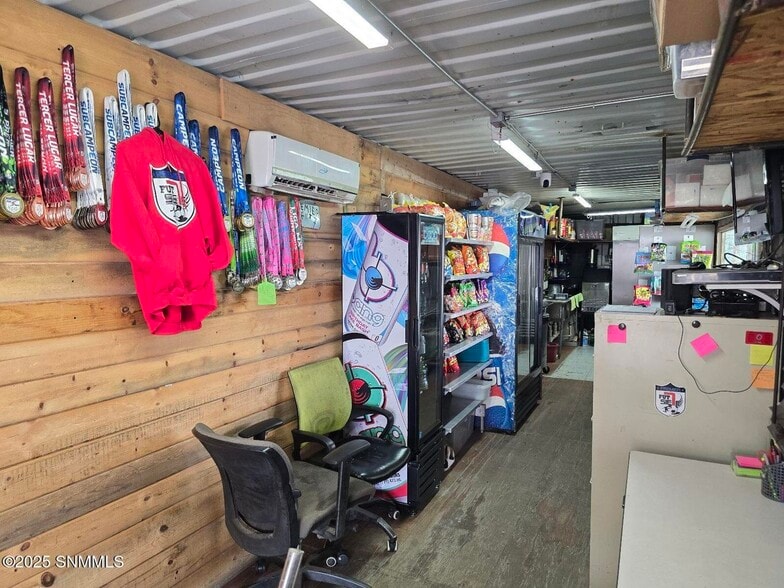 More Photos Of 990 Quesenberry St, Las Cruces Sports And Entertainment For Lease