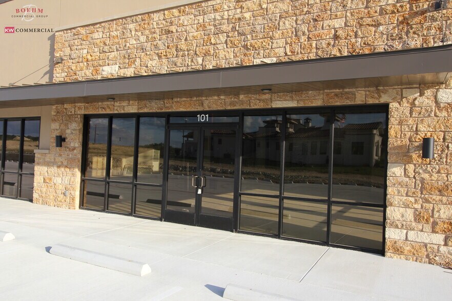 More Photos Of 12 Truss Dr, Boerne General Retail For Sale