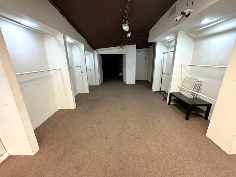 More Photos Of 800-810 S Los Angeles St, Los Angeles Freestanding For Lease