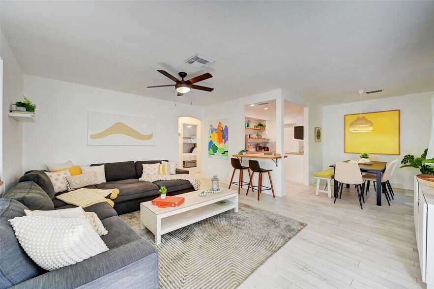 More Photos Of 1944 NE 5th St, Deerfield Beach Apartments For Sale