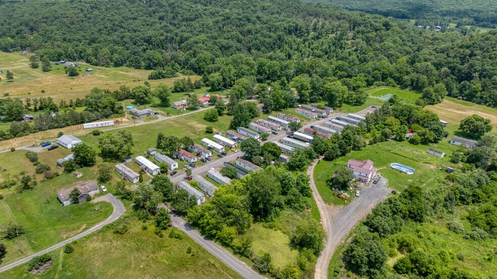 More Photos Of English Walnut Lane, Springfield Manufactured Housing Mobile Home Park For Sale