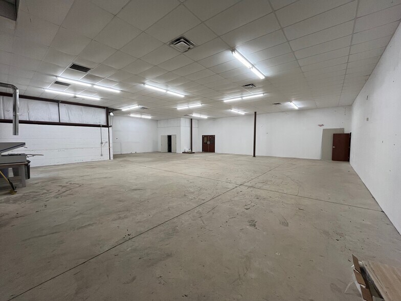 More Photos Of 8565 Somerset Dr, Largo Light Distribution For Lease