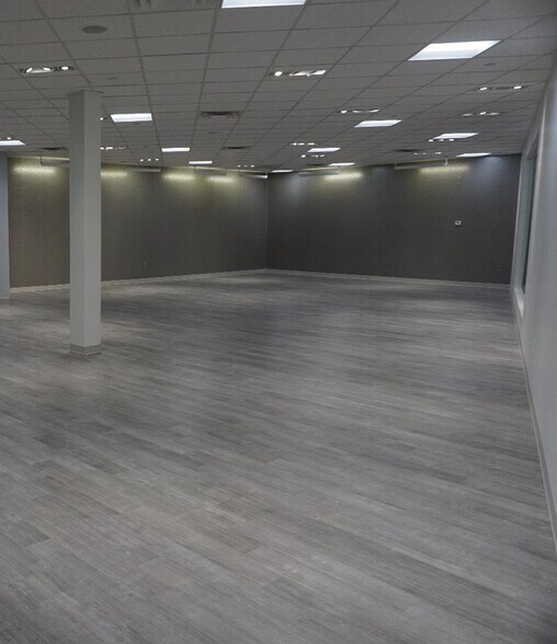 More Photos Of 7817 N Dale Mabry Hwy, Tampa Storefront Retail Office For Lease
