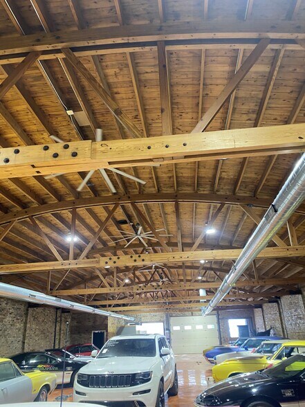 More Photos Of 3051-3053 N Cicero Ave, Chicago Industrial For Sale