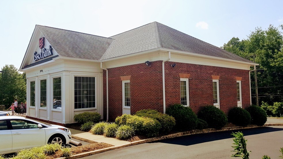 More Photos Of 1496 Anderson Hwy, Cumberland Bank For Lease