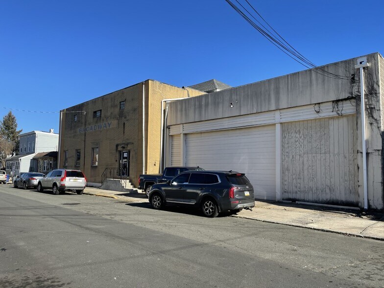 More Photos Of 130 Durand Ave, Trenton Warehouse For Lease