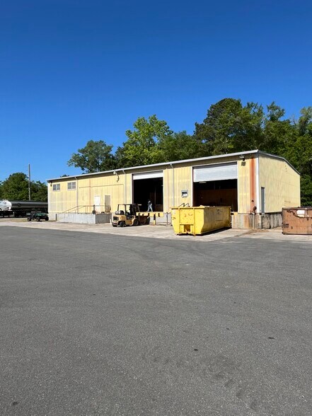 Primary Photo Of 2778 W Tharpe St, Tallahassee Warehouse For Lease