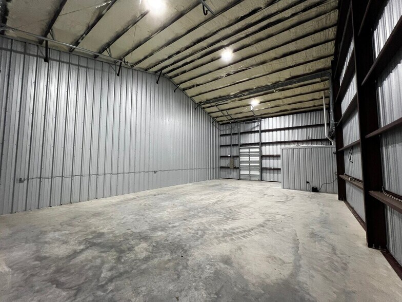 More Photos Of 1032 Talmadge St, Corpus Christi Flex For Lease