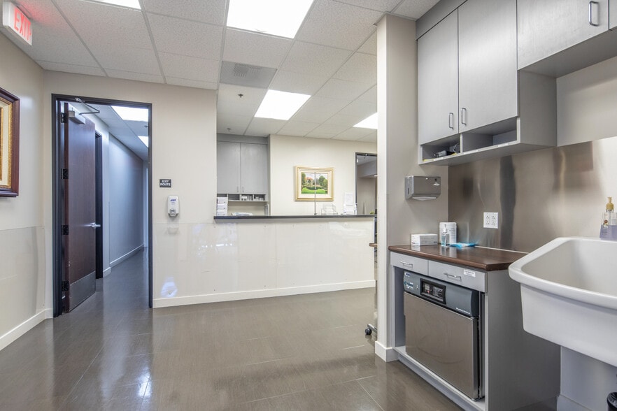 More Photos Of 113 Waterworks Way, Irvine Medical For Sale