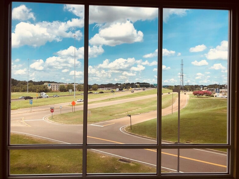 More Photos Of 127 Dyess Rd, Ridgeland Freestanding For Sale