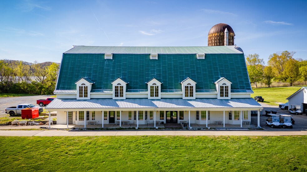 Primary Photo Of 115 Cedar Creek Rd, Bristol Golf Course Driving Range For Sale