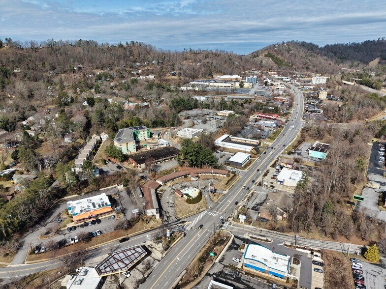 More Photos Of 155 Tunnel Rd, Asheville Hotel For Sale