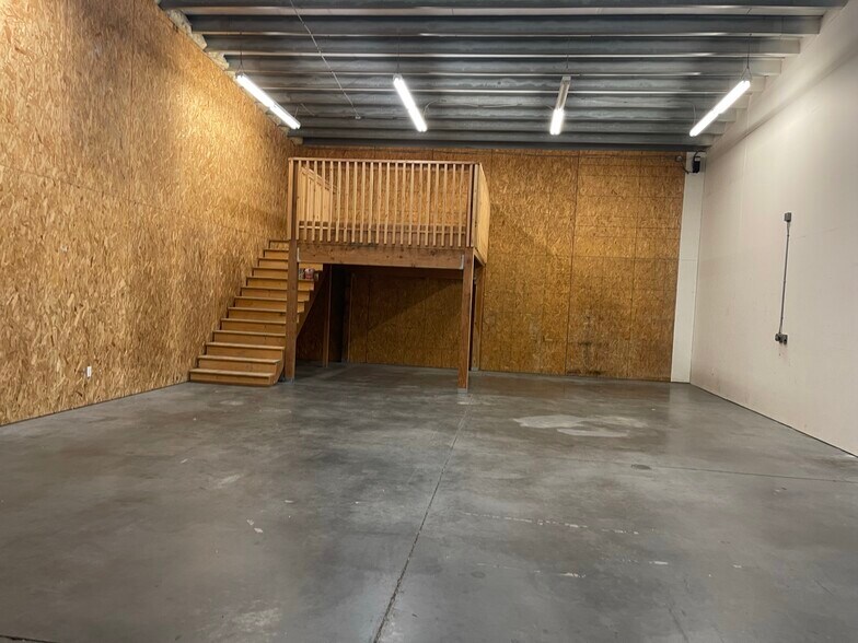 More Photos Of 6223 W Deschutes Ave, Kennewick Flex For Lease