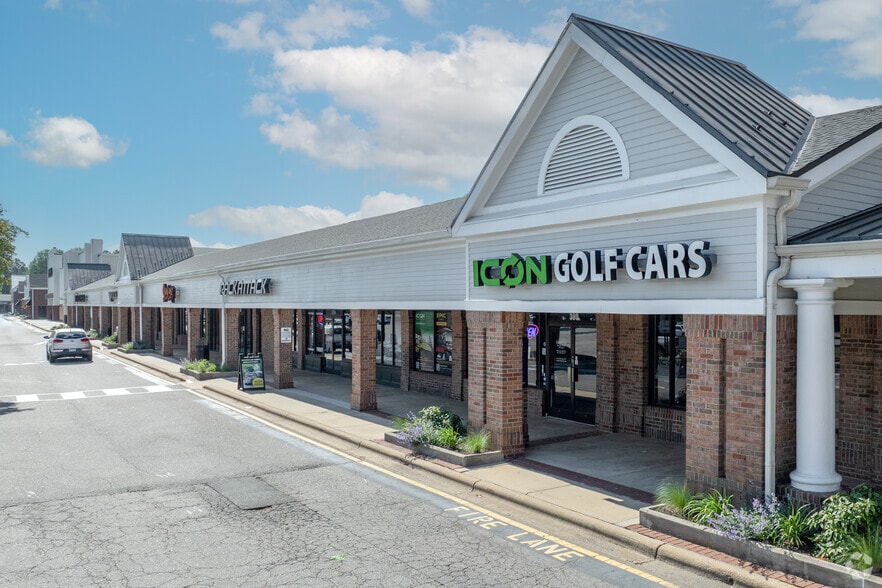 More Photos Of 213-450 Crossroads Blvd, Cary Storefront For Lease