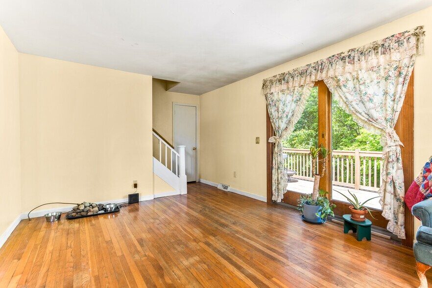 More Photos Of 287-289 Milton Rd, Rochester Restaurant For Sale