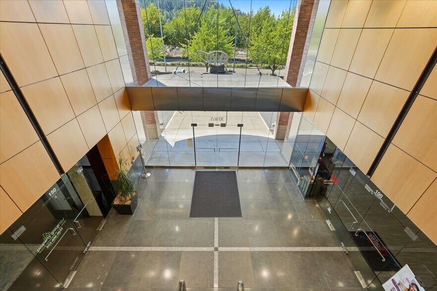 More Photos Of 10365 SE Sunnyside Rd, Clackamas Office For Lease