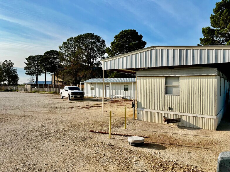 More Photos Of 4168 TX-18, Fort Stockton Office For Sale