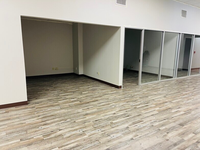 More Photos Of 2520 W Irving Blvd, Irving Office For Lease