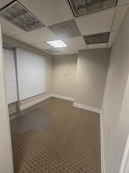 More Photos Of 4601 N Park Ave, Chevy Chase Apartments For Sale