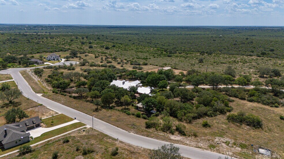 More Photos Of 2234 Highway 90 w, Castroville Flex For Sale