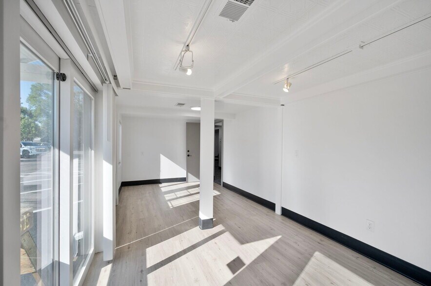 More Photos Of 4740 N 42nd Ave, Golden Valley Freestanding For Lease