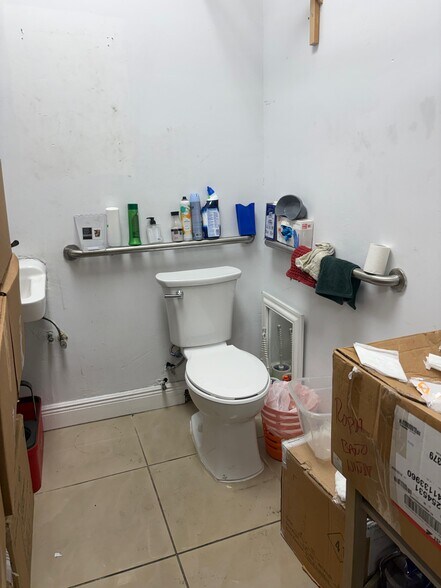 More Photos Of 12833 SW 42nd St, Miami General Retail For Lease