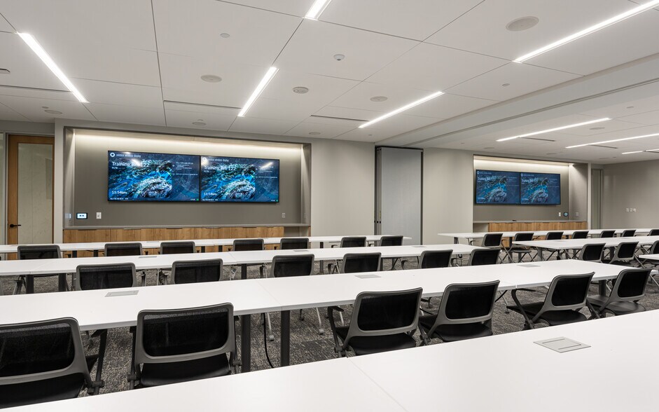 More Photos Of 14221 N Dallas Pky, Dallas Office For Lease