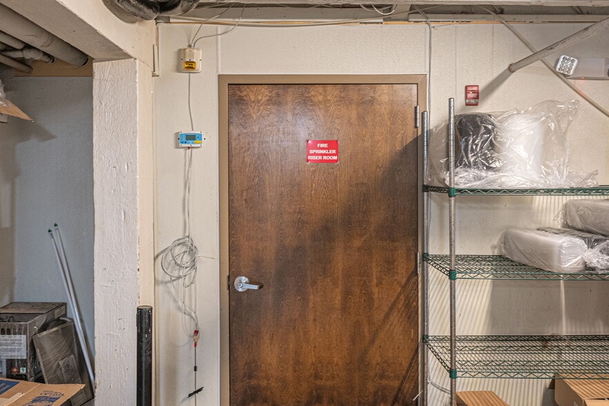 More Photos Of 209 W Congress St, Savannah Restaurant For Sale