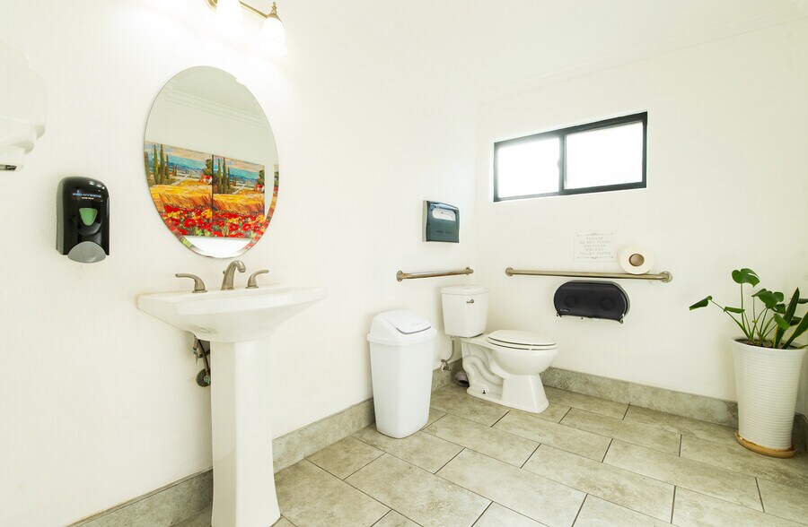 More Photos Of 1351 E Chapman Ave, Fullerton Office For Sale