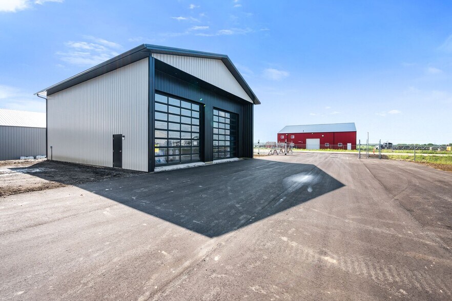 More Photos Of 3804 9 St, Lloydminster Flex For Sale