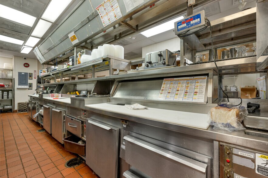 More Photos Of 224 S River Rd, Bedford General Retail For Sale