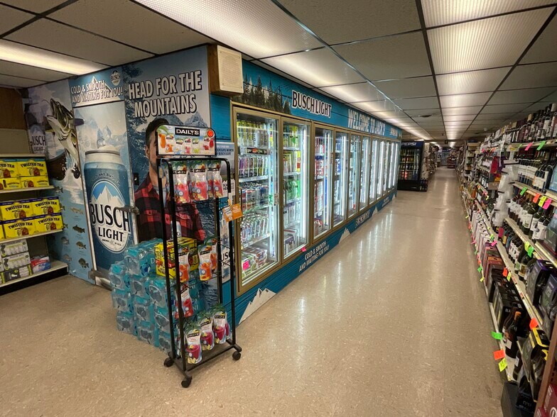 More Photos Of 56 N Howard Rd, Curtice Supermarket For Sale