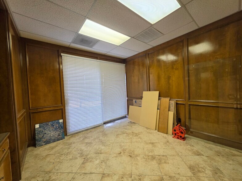 More Photos Of 14343 Torrey Chase Blvd, Houston Office For Sale