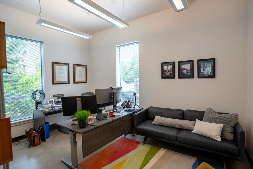 More Photos Of 2210 Western Trails Blvd, Austin Office For Lease
