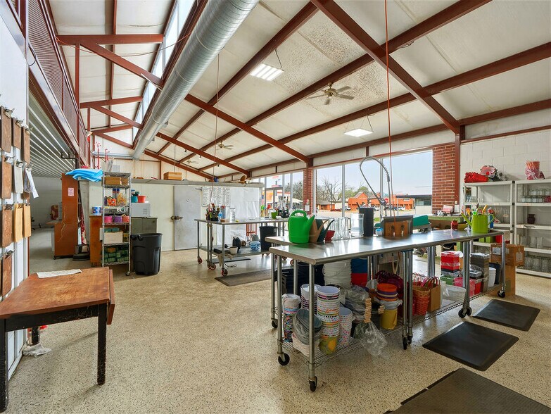 More Photos Of 530 N Mississippi Ave, Ada Freestanding For Sale