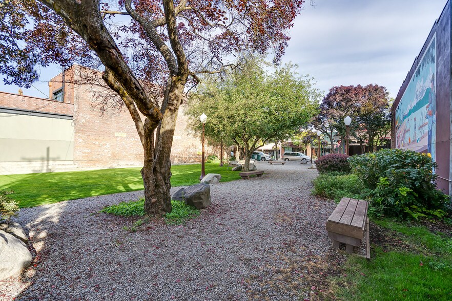 More Photos Of 115 S 4th St, Coeur d'Alene Storefront For Lease