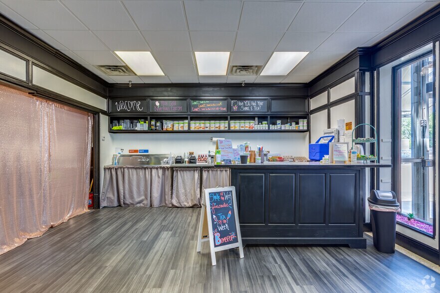 More Photos Of 2401 NW 23rd St, Oklahoma City Office For Lease