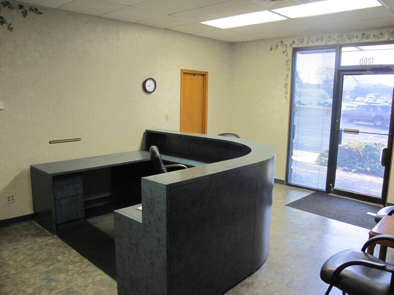 More Photos Of 3003 E Chestnut Expy, Springfield Office For Sale