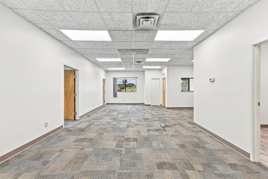More Photos Of 615-619 Commerce Rd, Richmond Office For Lease