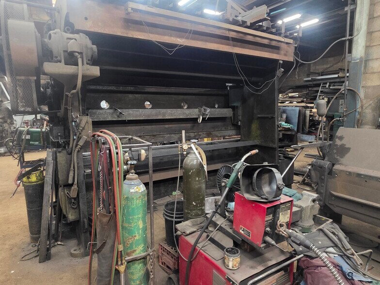 More Photos Of 1389 Old State Rd, Waterford Industrial For Sale