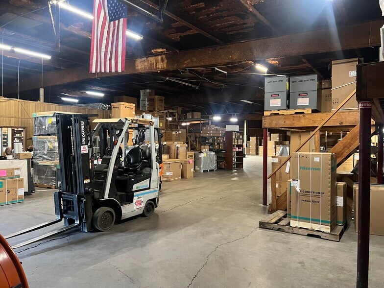 More Photos Of 1922 Elm Tree Dr, Nashville Distribution For Sale