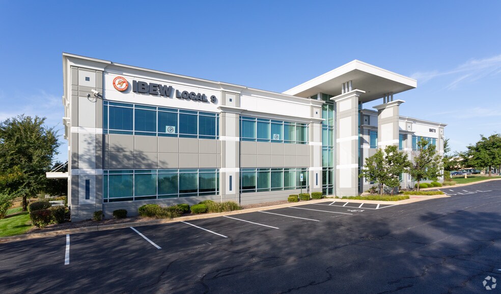 More Photos Of 7851 W 185th St, Tinley Park Unknown For Lease