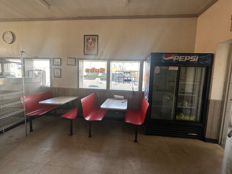 More Photos Of 215 E Lima St, Forest Restaurant For Sale